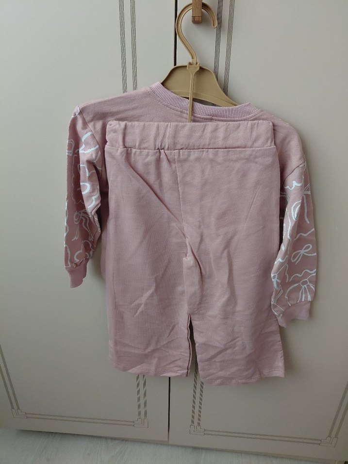 Pembe Baskılı Uzun Kollu Bebk Kıyafet Takım 2 ve 5 yas arasi var - Görsel 2