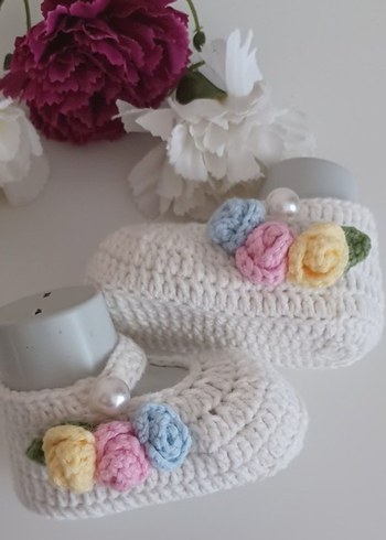 Pembe Nakışlı Kız Bebek Örgü Patik - Görsel 2