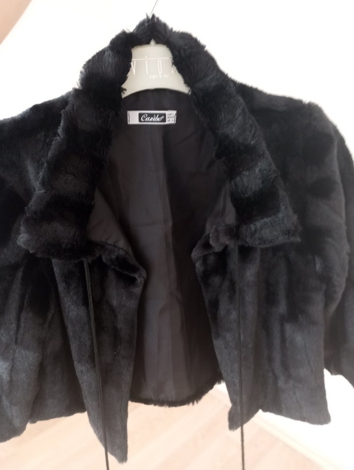 Siyah Peluş Detaylı Mini Ceket - Görsel 2