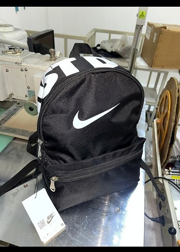 Parlak Siyah Çocuk Okul Çantası - Görsel 2