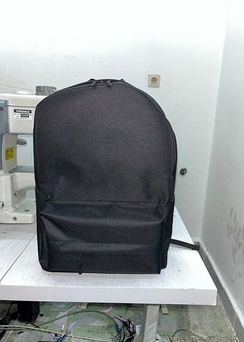 Siyah Minimalist Kadın Sırt Çantası - Görsel 2