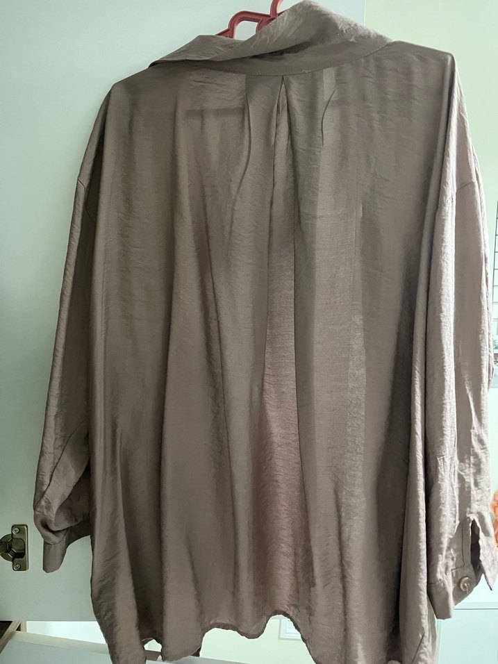 Gülkurusu Düğmeli Keten Kadın Gömlek - Görsel 2