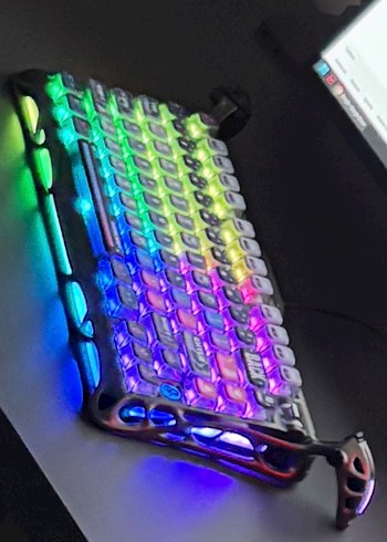 Çok Renkli Işıklı Mekanik Klavye - Görsel 3