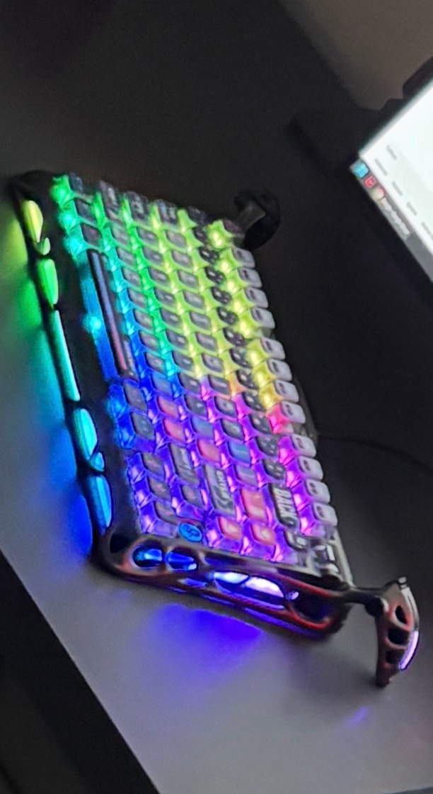 Çok Renkli Işıklı Mekanik Klavye - Görsel 3