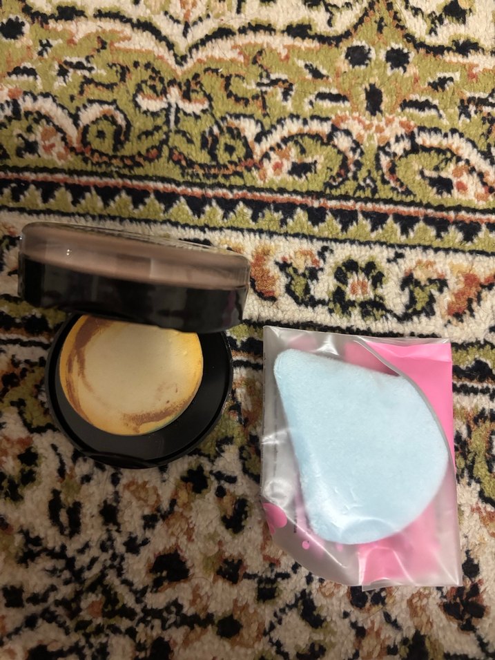 Max Factor Miracle Touch Pudra ve makyaj Süngeri hediyeli - Görsel 2