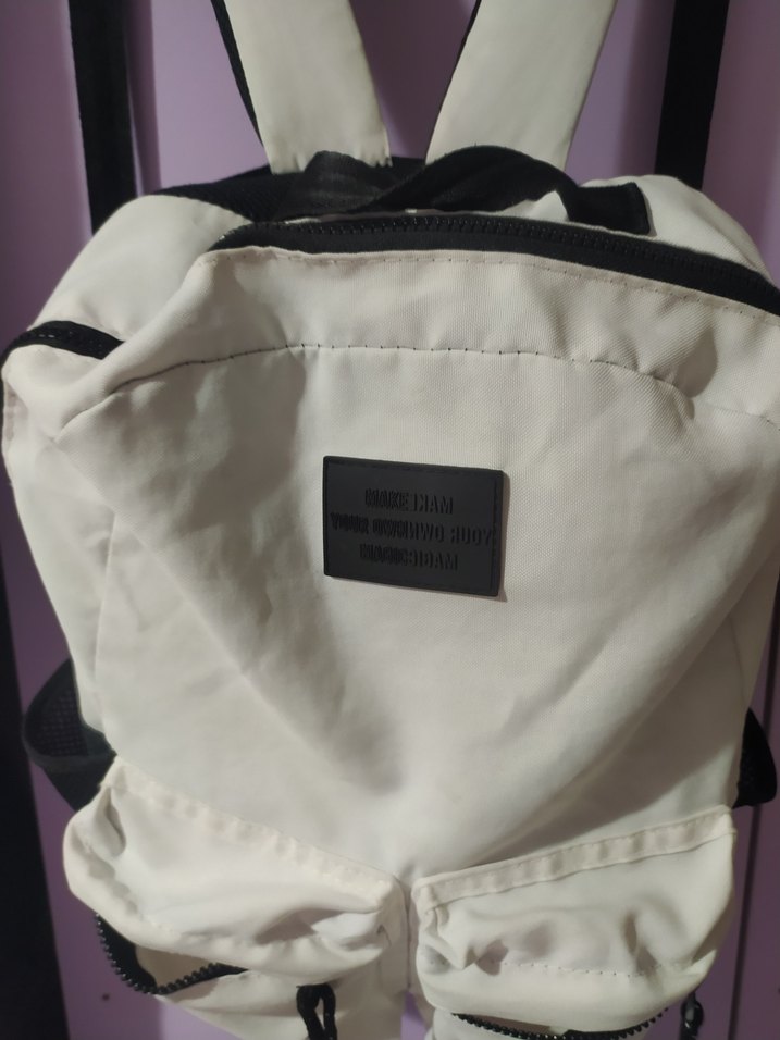 Beyaz Fermuarlı Kadın Sırt Çantası - Görsel 4