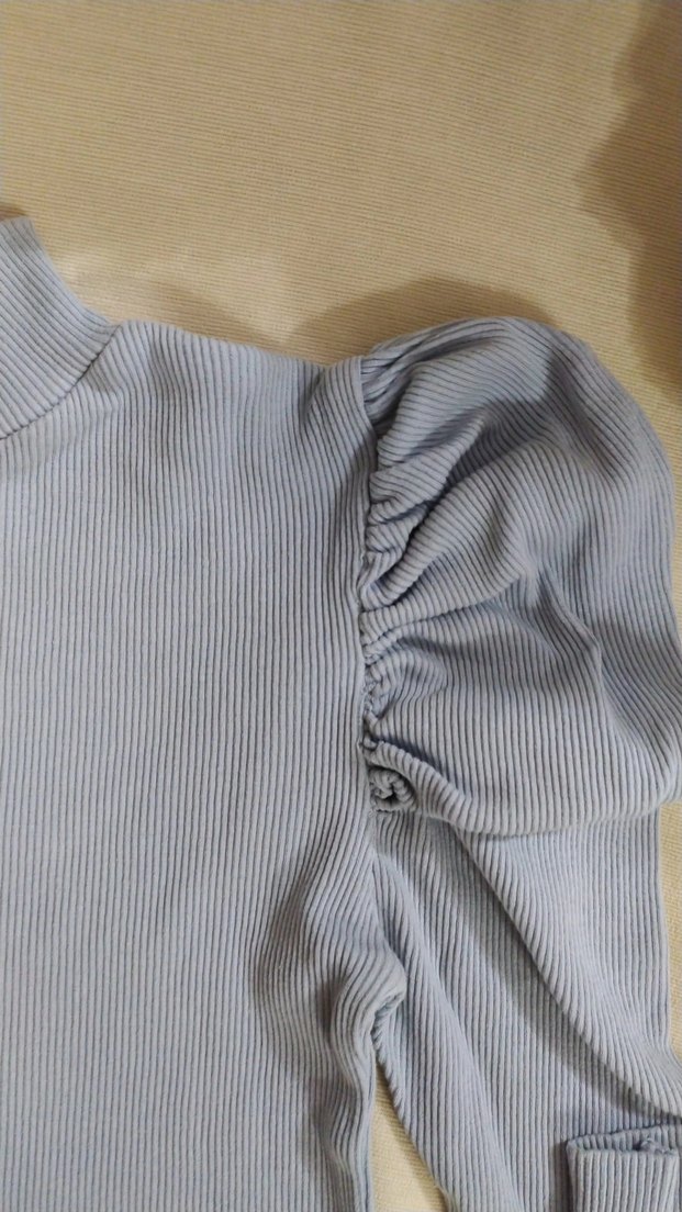 Gri Yüksek Yakalı Fırfırlı Kadın Kazak - Görsel 2