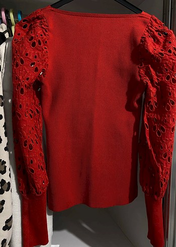 Kırmızı balon kol ve yaka detaylı triko - Görsel 2