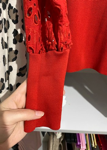 Kırmızı balon kol ve yaka detaylı triko - Görsel 4