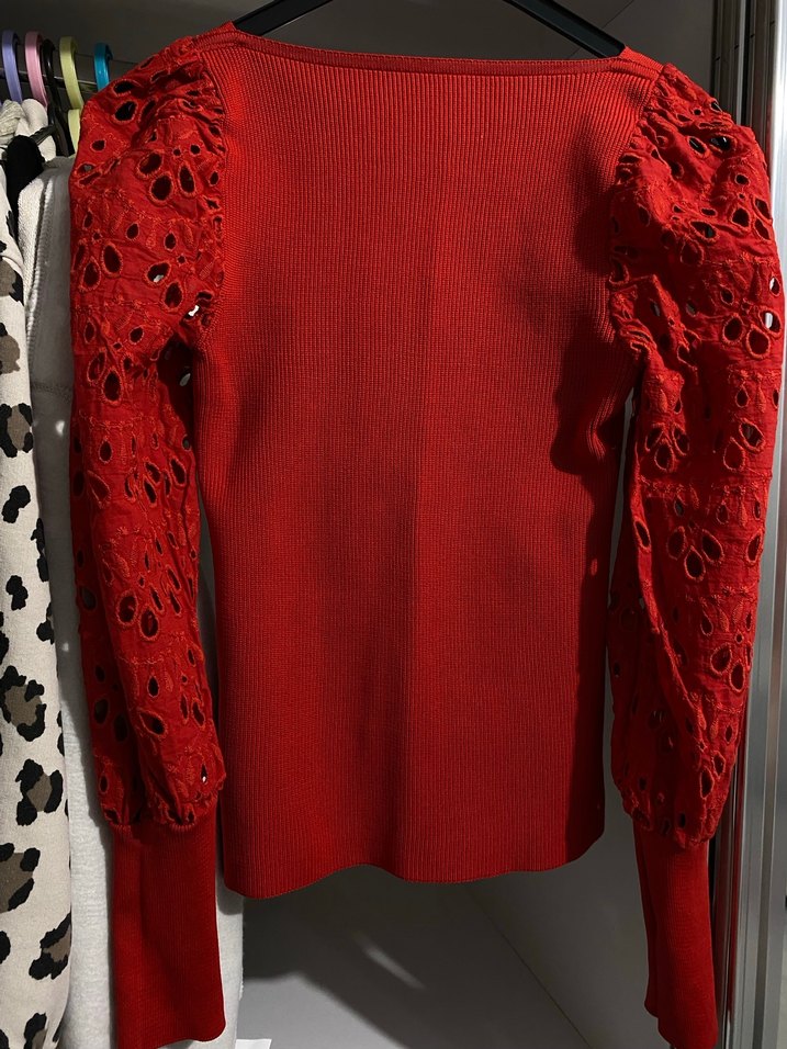Kırmızı balon kol ve yaka detaylı triko - Görsel 2