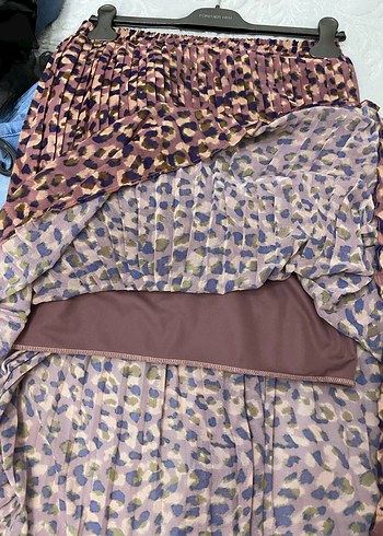 Pileli desenli astarlı midi Etek - Görsel 4