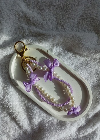 İnci ve Fiyonk Detaylı lila Boncuklu çanta charm - Görsel 3