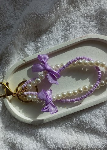 İnci ve Fiyonk Detaylı lila Boncuklu çanta charm - Görsel 4