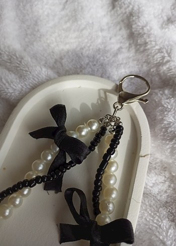 Çanta Charm İnci Boncuklu Siyah Fiyonk Detaylı - Görsel 3
