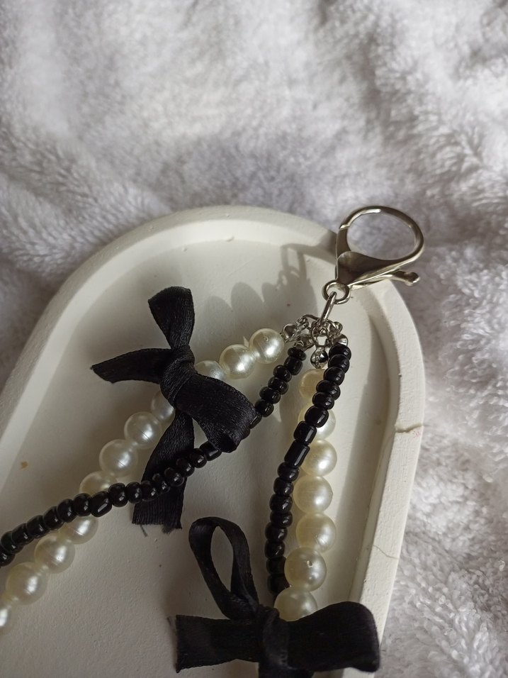 Çanta Charm İnci Boncuklu Siyah Fiyonk Detaylı - Görsel 3