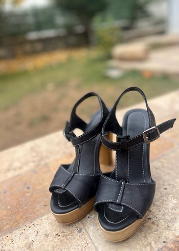 Siyah Platform Topuklu Kadın Ayakkabı - Görsel 3