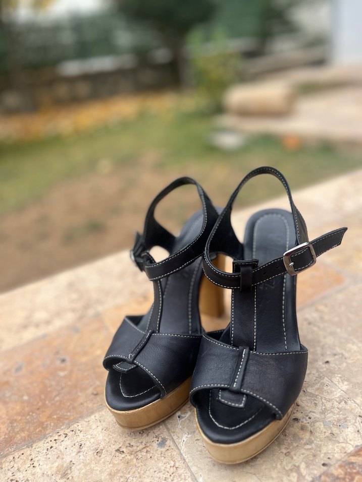 Siyah Platform Topuklu Kadın Ayakkabı - Görsel 3