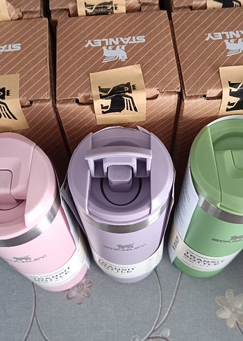 Stanley Termos Şişesi Pastel Renklerde - Görsel 2