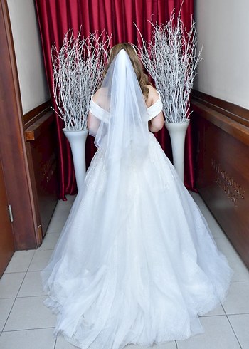 Madonna yaka işlemeli gelinlik - Görsel 6