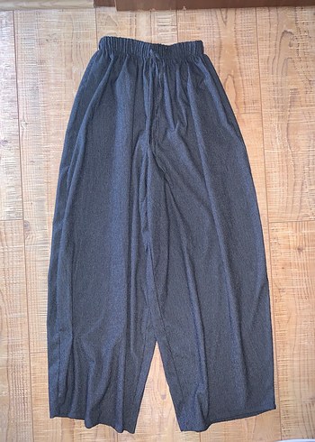 Gri Kemerli Bol Kesim Jean Pantolon - Görsel 2