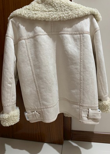 Kürk Detaylı Beyaz Süet Kadın Kışlık Ceket - Görsel 2