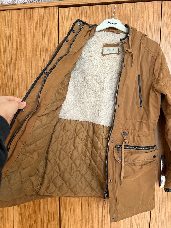 LCW Kadın Mont - Görsel 4