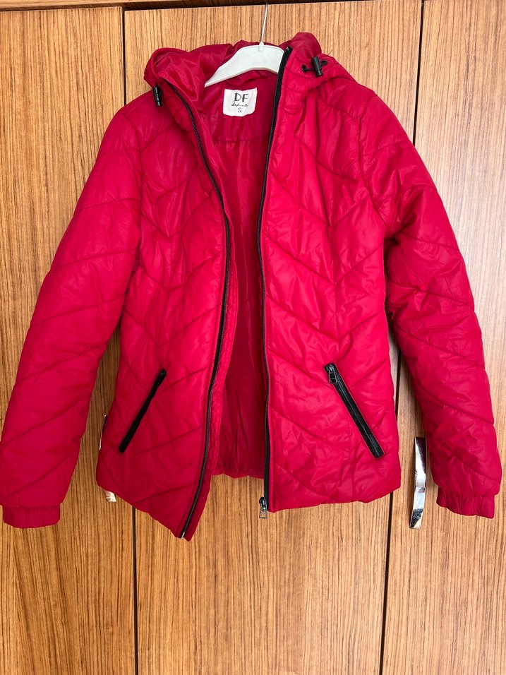 Kırmızı Kadın Kapüşonlu Montu - Görsel 4