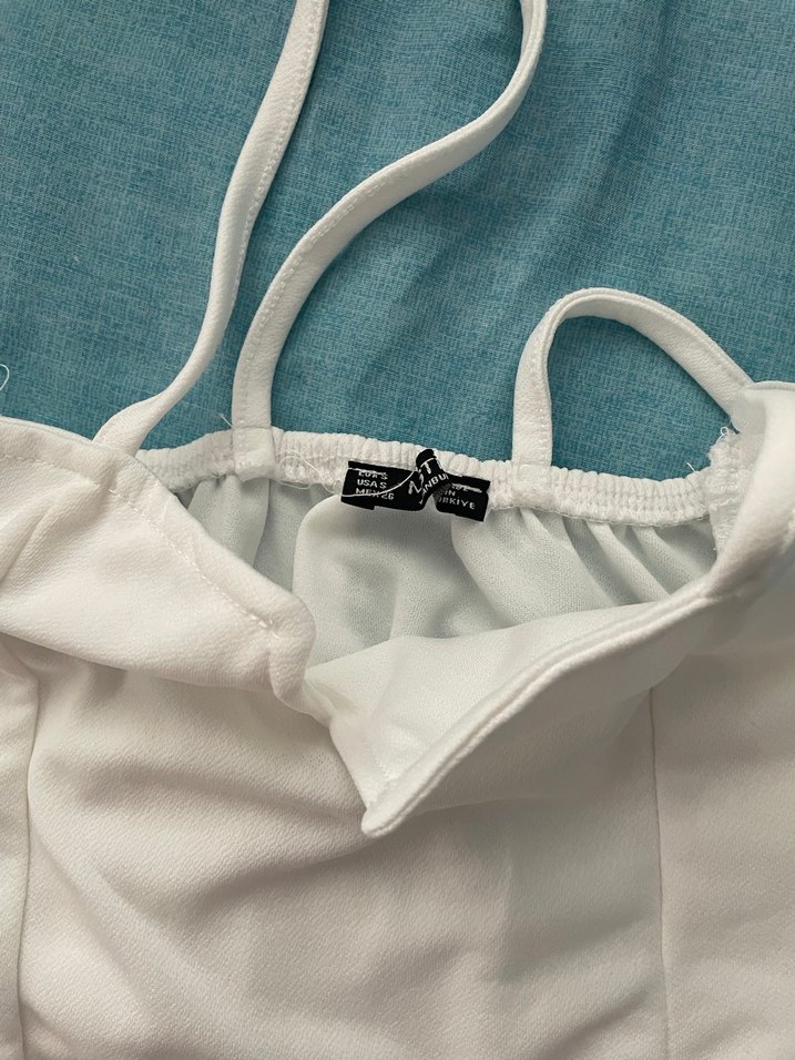 Beyaz İnce Askılı Crop Top - Görsel 4