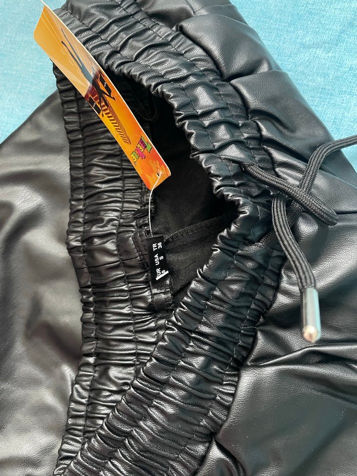 Siyah Deri Kadın Pantolon - Görsel 3