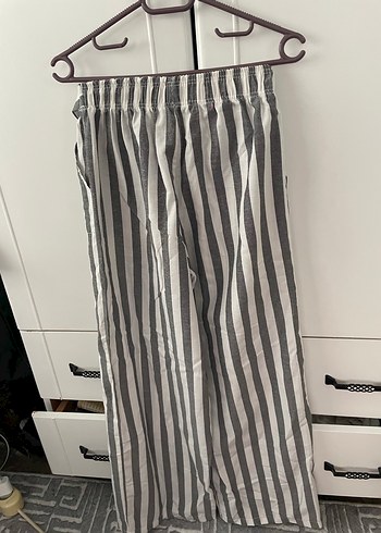 Gri Çizgili Bol Kesim Keten Pantolon - Görsel 2