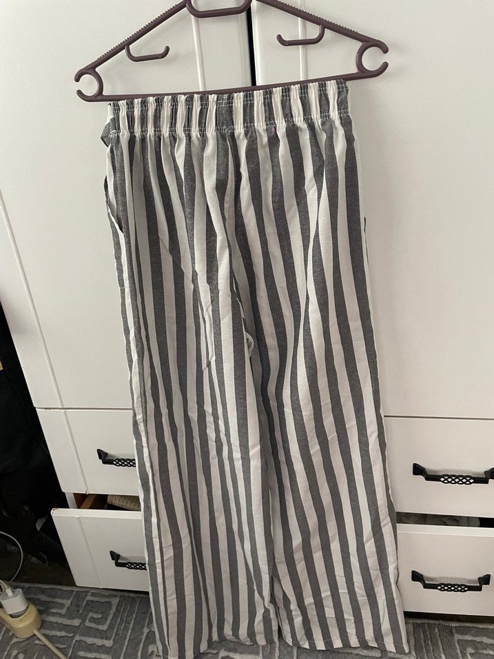 Gri Çizgili Bol Kesim Keten Pantolon - Görsel 2