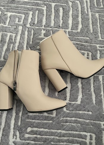 Bej Deri Fermuarlı Kadın Topuklu Bot - Görsel 6