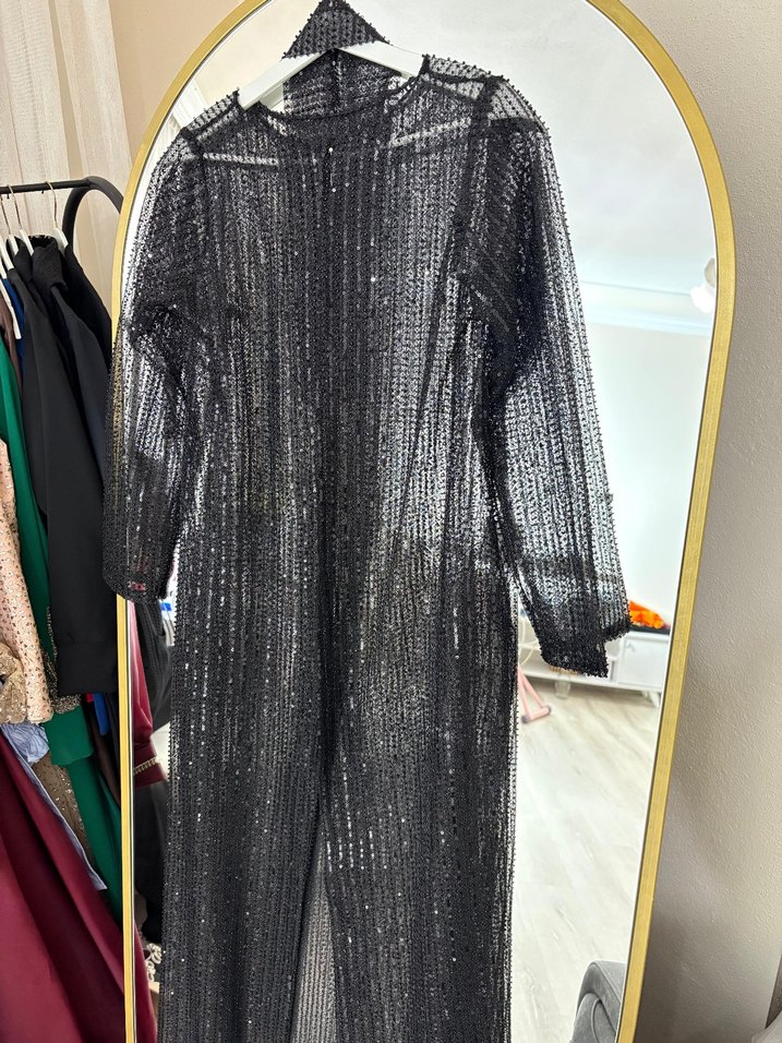 Siyah Parlak Nakışlı ABAYA - Görsel 4