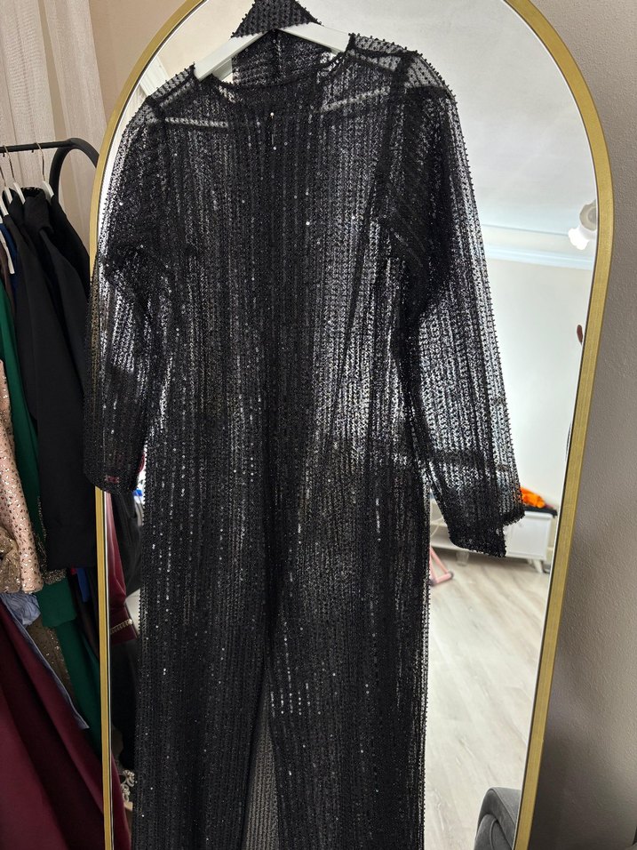 Siyah Parlak Nakışlı ABAYA - Görsel 3