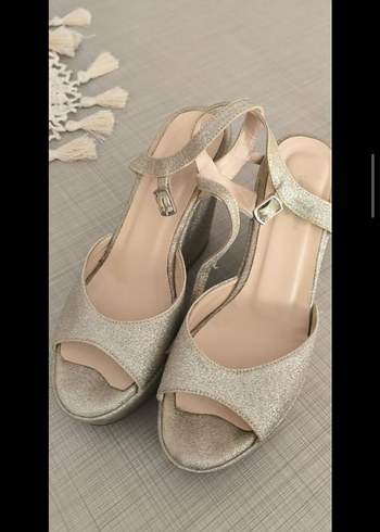 Bej Kadın Dolgu Topuklu Tokalı Abiye Ayakkabı - Görsel 2