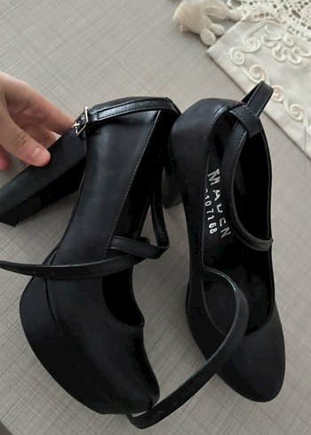 Kadın Siyah Gotik Platform Topuklu Sandalet - Görsel 2