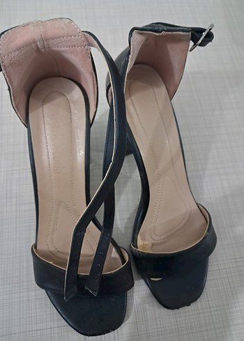 Tokalı Siyah Kadın Günlük Topuklu Ayakkabı - Görsel 2