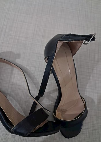 Tokalı Siyah Kadın Günlük Topuklu Ayakkabı - Görsel 3