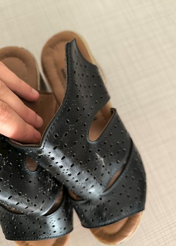 Kahverengi Yılan Desenli Dolgu Topuklu Kadın Sandalet - Görsel 3