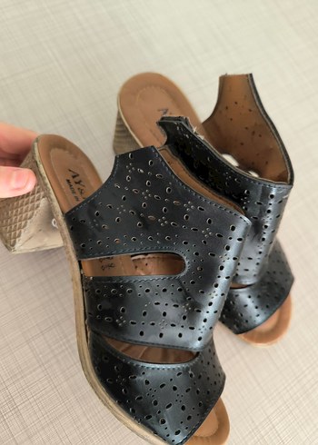 Kahverengi Yılan Desenli Dolgu Topuklu Kadın Sandalet - Görsel 2