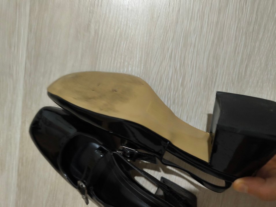 Klasik Siyah Tokalı Topuklu Ayakkabı - Görsel 2