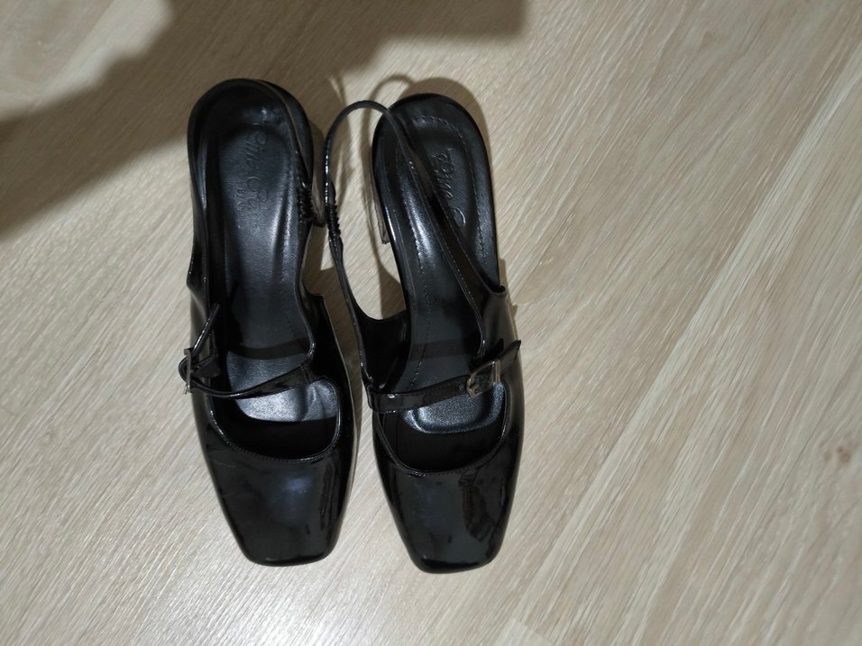 Klasik Siyah Tokalı Topuklu Ayakkabı - Görsel 4