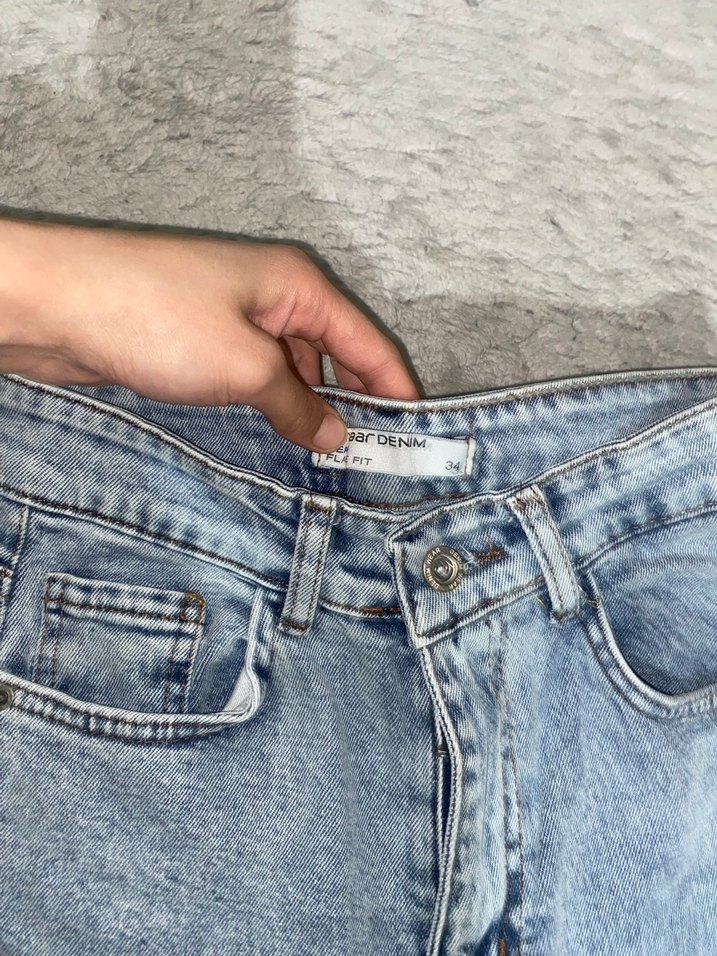 Gri Batik Desenli Sıradan Kesim Kadın Kot Pantolon - Görsel 3