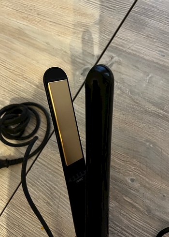 Siyah Saç Düzleştirici - Görsel 2