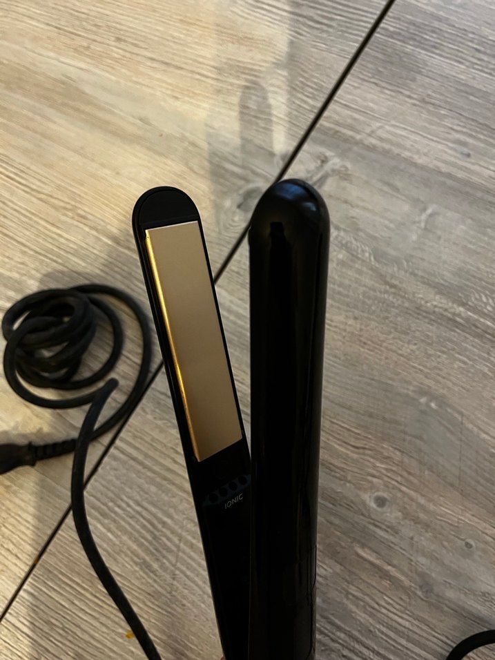 Siyah Saç Düzleştirici - Görsel 2