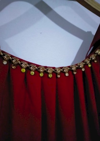 Kırmızı abiye elbise bazı taşları yok - Görsel 2