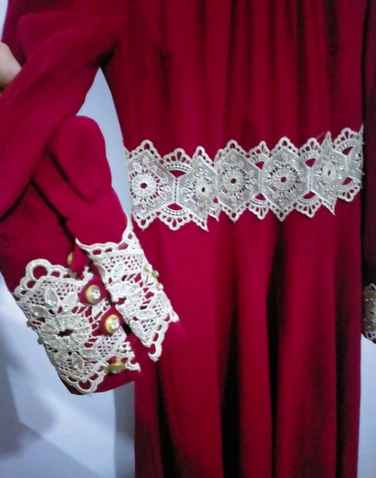 Kırmızı abiye elbise bazı taşları yok - Görsel 3