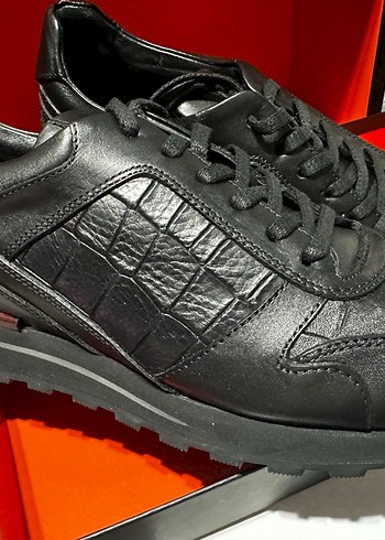 Siyah Yılan Desenli Bağcıklı Çok Rahat Erkek Spor Ayakkabı - Görsel 3