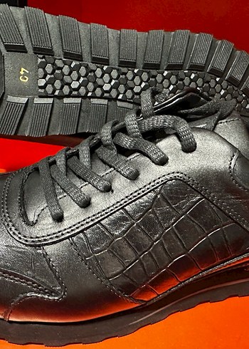 Siyah Yılan Desenli Bağcıklı Çok Rahat Erkek Spor Ayakkabı - Görsel 2