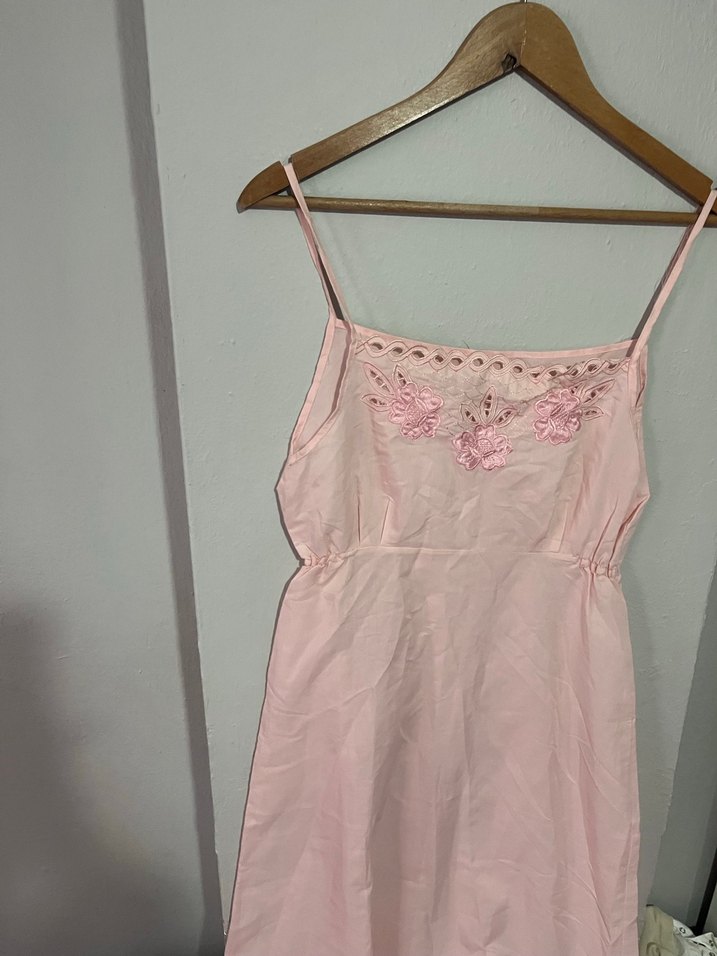 Gecelik Pembe İşlemeli Kısa Kollu Uzun Kadın Elbisesi - Görsel 4